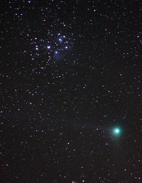Plejaden und Komet Machholz mit Purus